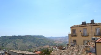 Casa singola in Vendita a Caltagirone (Catania)