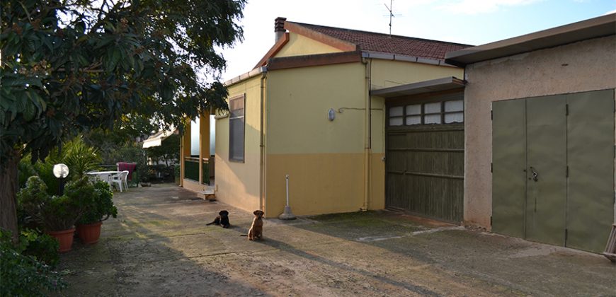 Terreno con Fabbricato in Vendita Caltagirone (Catania)